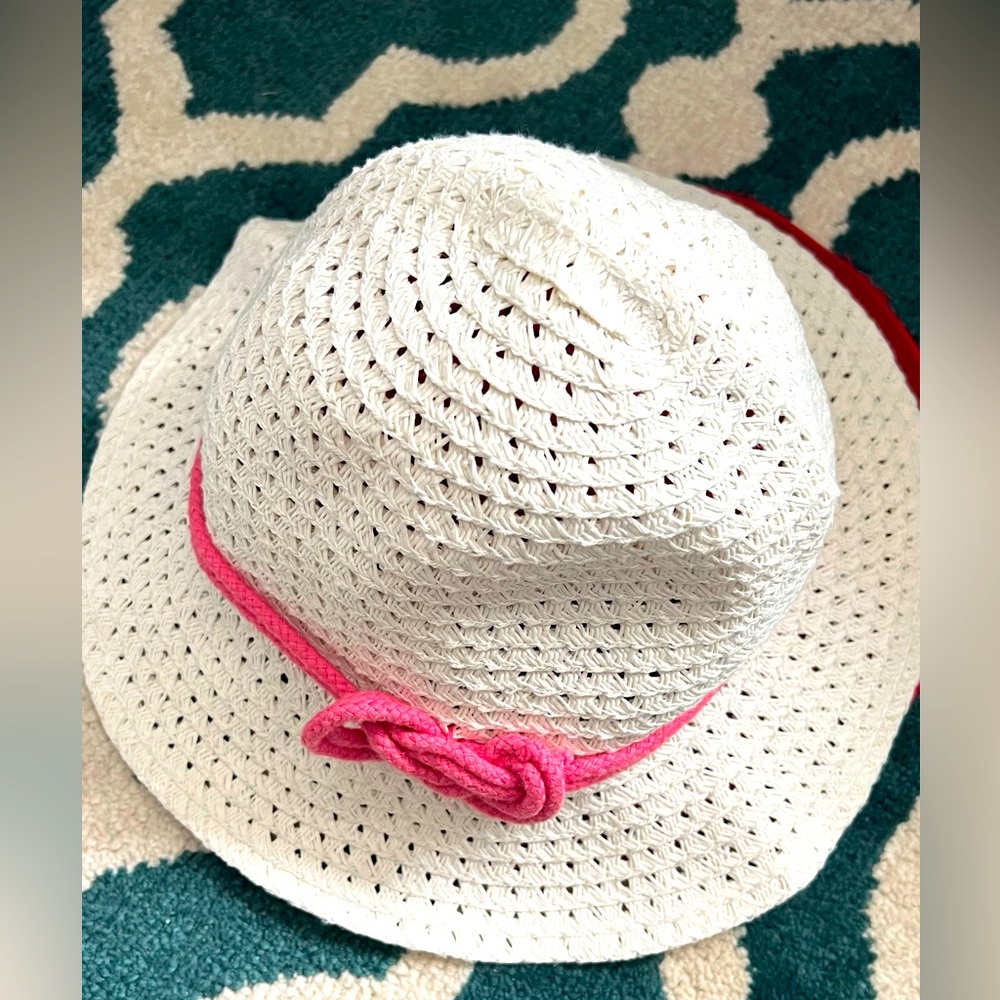 Woman small hat